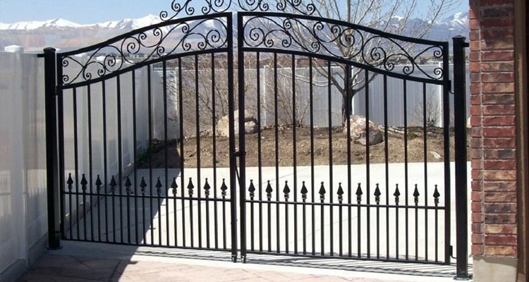 Electric Driveway Gate Installation in Ventura